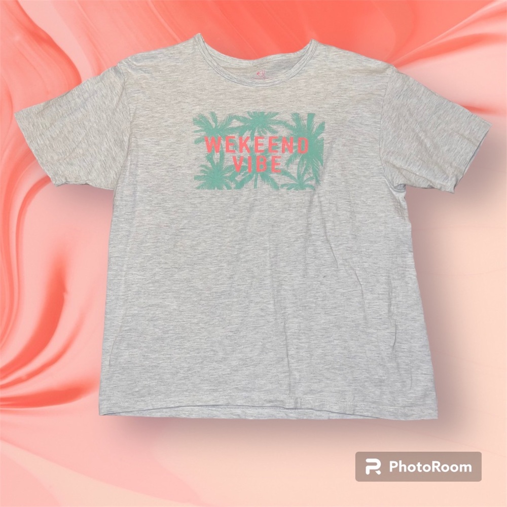 Weekend Vibes Gray Tee